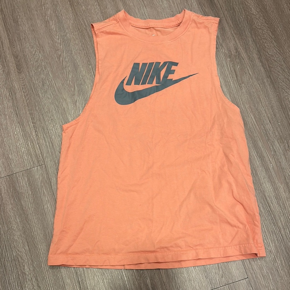 Nike Sleeveless Workout Top NWOT